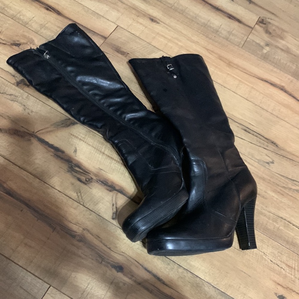 Naturalizer heeled black boots 8.5